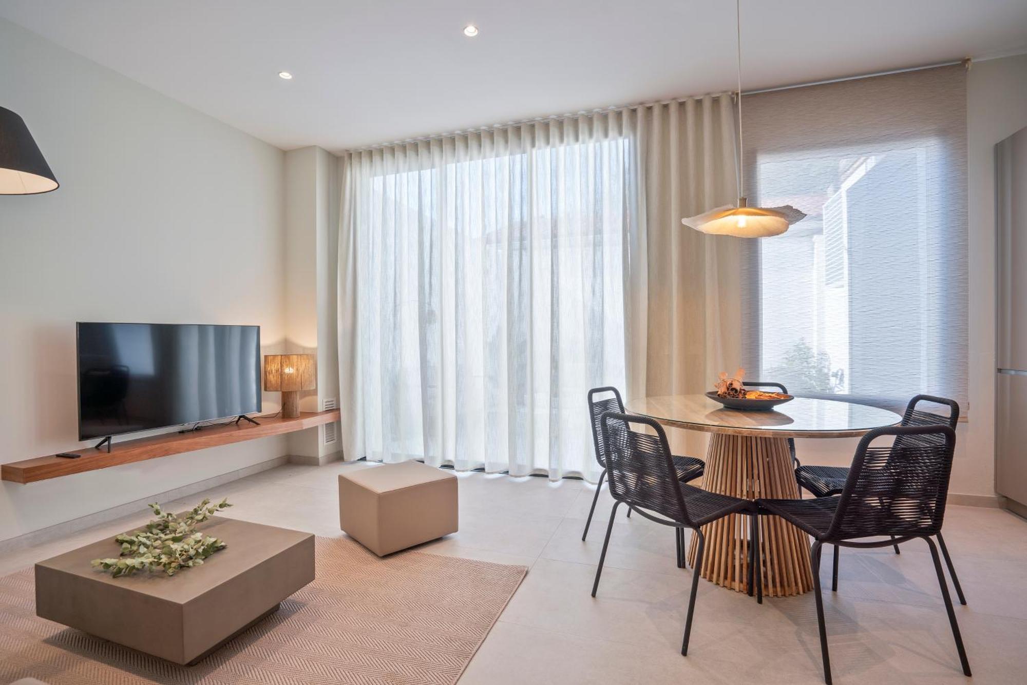 Sitges Spaces Garden Condo-2 Bedrooms, 2 Bathrooms, Garden Terrace, Near Center, Sleeps Up To 6- Monthly Rentals Only Exteriér fotografie
