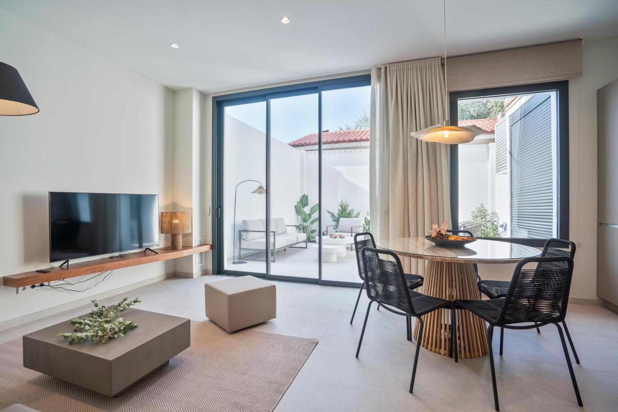 Sitges Spaces Garden Condo-2 Bedrooms, 2 Bathrooms, Garden Terrace, Near Center, Sleeps Up To 6- Monthly Rentals Only Exteriér fotografie